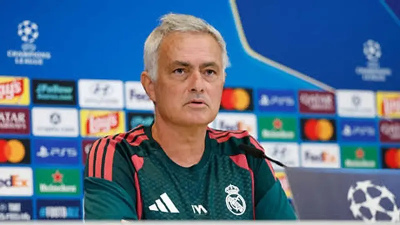 مورينيو يحسم موقف فينيسيوس أمام لايبزيج ويوجه تحذيرا لنجوم ريال مدريد