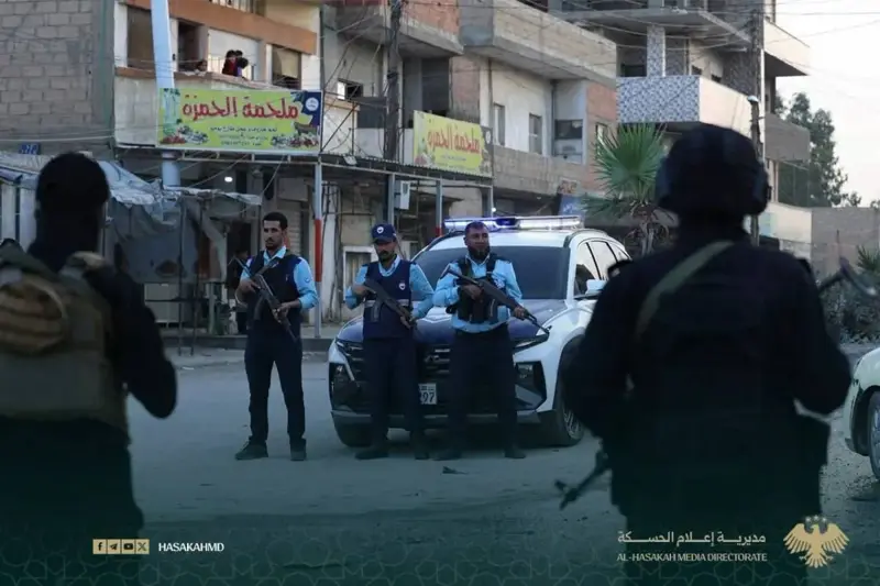 الأمن الداخلي في شوارع الحسكة يطبق قرار حظر حمل السلاح وإطلاق النار