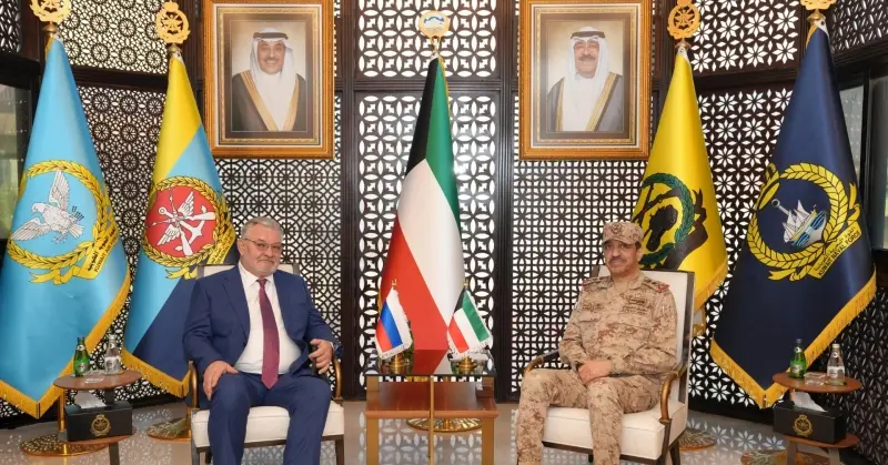 رئيس الأركان يبحث مع مسؤول عسكري روسي سبل تعزيز العلاقات
