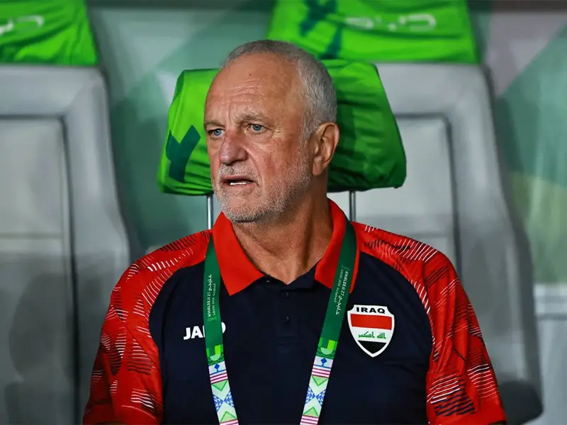 الاتحاد العراقي لكرة القدم يجدد الثقة بالمدرب الأسترالي غراهام آرنولد