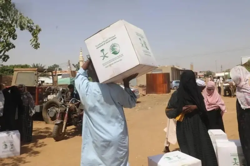 'الملك سلمان للإغاثة' يوزع 500 حقيبة إيوائية في ولاية النيل الأبيض