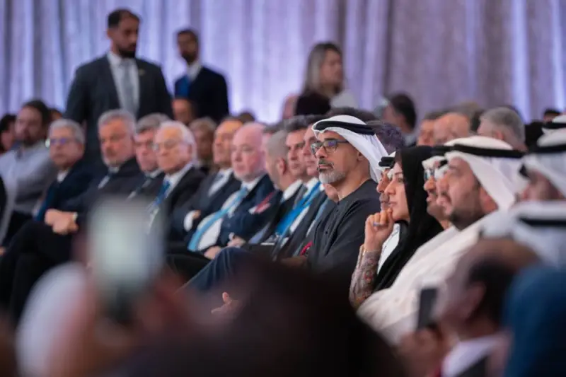 ولي عهد أبوظبي ورئيس وزراء اليونان يحضران جانباً من فعاليات المنتدى الاستراتيجي الإماراتي–اليوناني في أثينا