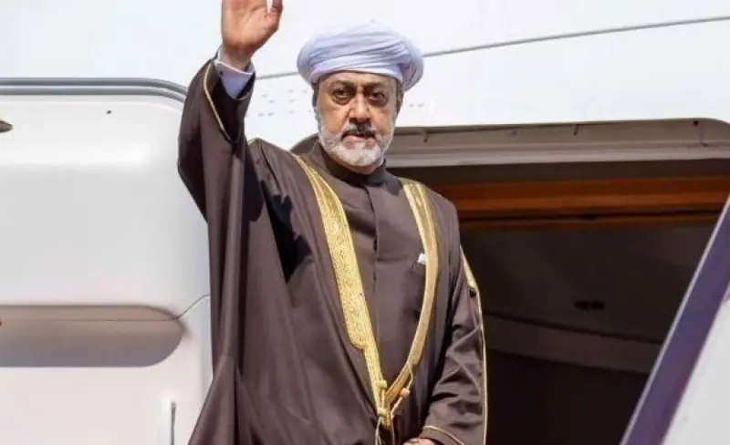 جلالة السلطان يغادر البلاد