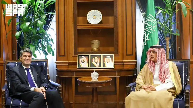 عادل الجبير يستقبل السفير الفرنسي بالرياض لبحث الموضوعات المشتركة