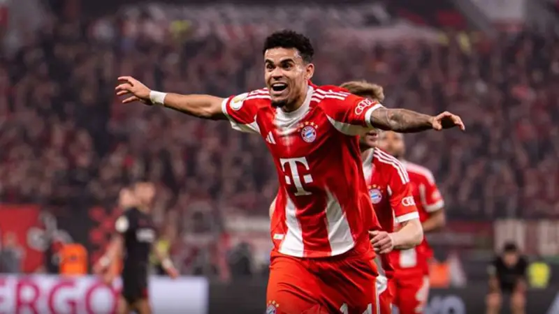 بايرن ميونخ يسقط لايبزيج بسداسية ويتصدر الدوري الألماني