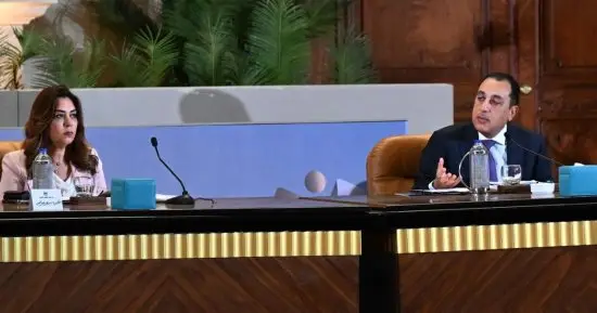 وزيرة البيئة تستعرض جهود الوزارة حول أهمية البعد البيئى فى مشروعات النقل