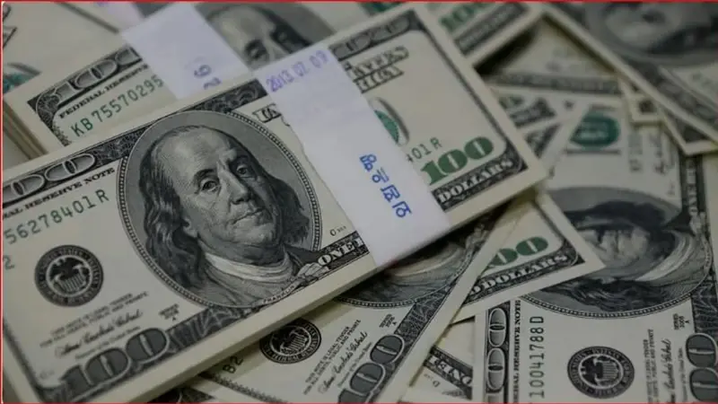 الدولار يتراجع عن أعلى مستوى في 18 شهرًا