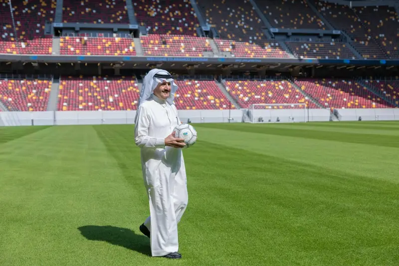أمير الشرقية يطّلع على جاهزية ملعب أرامكو
