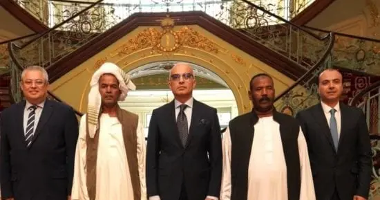 مشايخ حلايب وشلاتين يشيدون بجهود جامعة عين شمس فى خدمة الأهالى