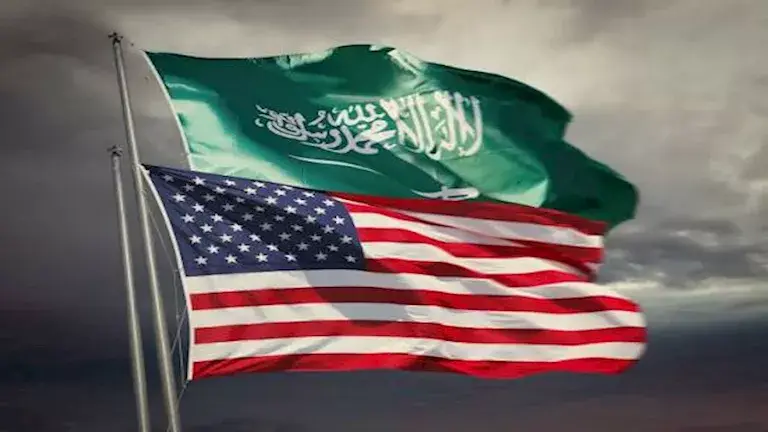 أمريكا تحذّر مواطنيها في السعودية مجددًا.. مخاوف من إغلاق المجال الجوي وتعطّل السفر