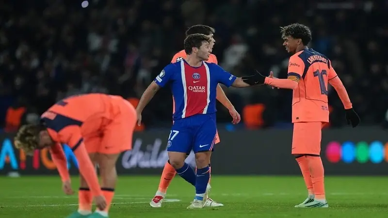 دوري ابطال اوروبا.. باريس سان جيرمان يلحق الهزيمة الأولى ببرشلونة