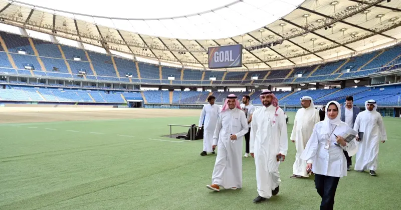 وفد الاتحاد السعودي يتفقد منشآت السوبر في الكويت