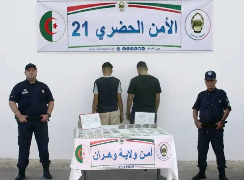 حجز 1385 قرصا مهلوسا وتوقيف مروجين بوهران