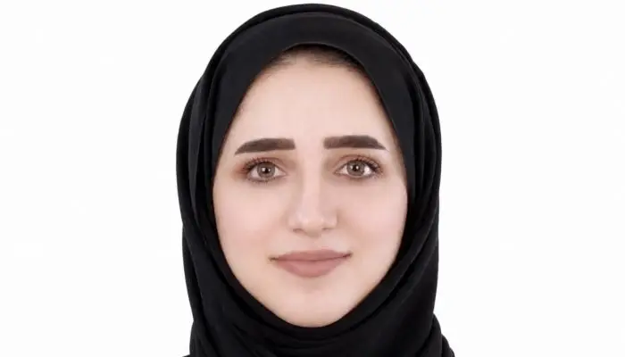 سناء بنت خميس الزدجالية تكتب للشبيبة: المرأة العمانية ... ثقة وطن ومسؤولية حضور