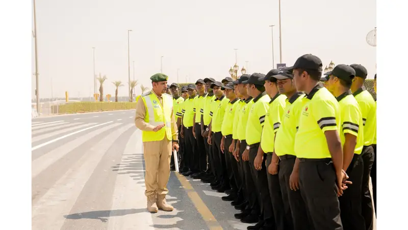 شرطة دبي تؤهل 49 مشرفاً وحارس أمن بالقرية العالمية لإصدار تقارير الحوادث المرورية البسيطة