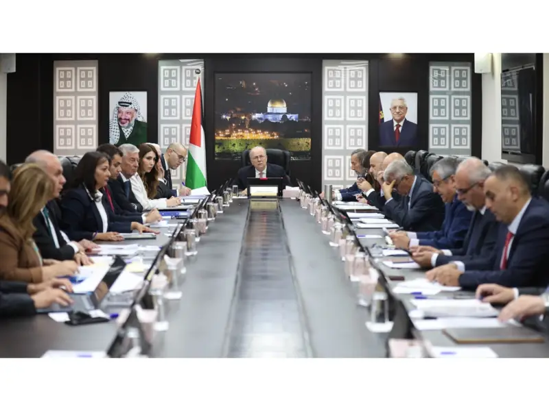 مجلس الوزراء الفلسطيني يحذر من تراجع تمويل برامج الإغاثة في قطاع غزة